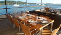 Calisto - Dining Al fresco On The Sundeck